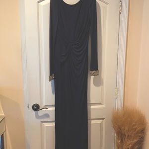 It’s a evening dress Navy color very elegant